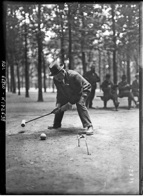 15/6/1921, croquet au [jardin du] Luxembourg [photographie de presse] [Agence Rol] - Gallica/BNF