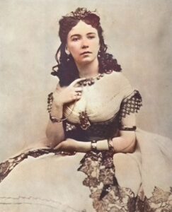 Cora Pearl photographiée par Eugène Disdéri vers 1860 - colorisée