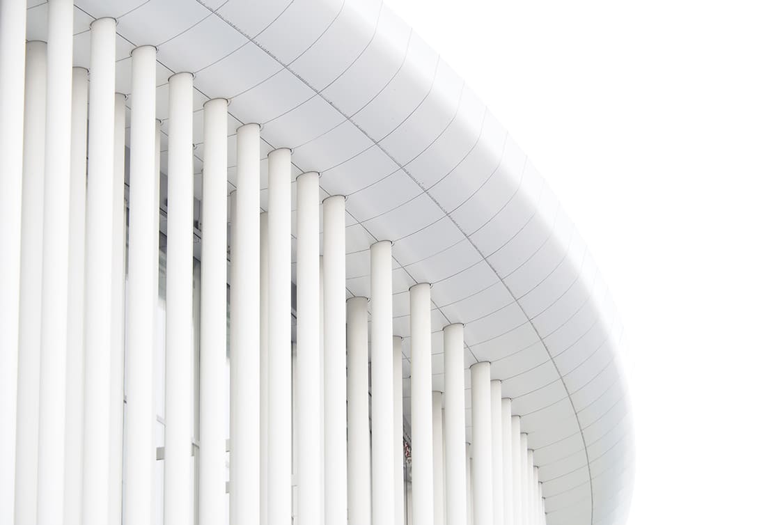 Une petite partie des 823 colonnes de la Philharmonie Luxembourg dessinée par Christian de Portzamparc et inaugurée en 2005.