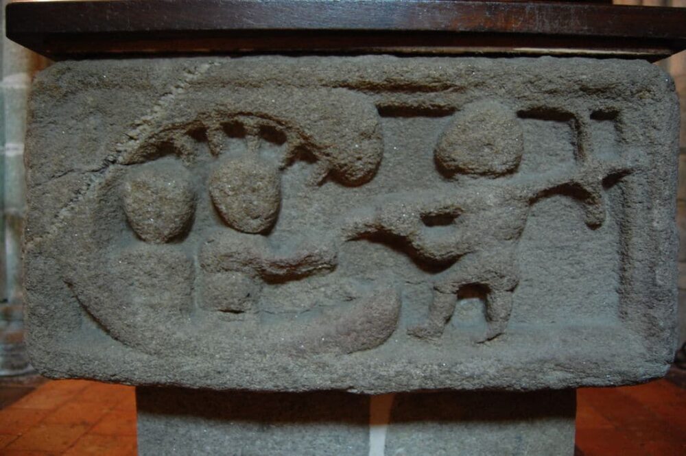 Jésus sauvant Adam et Eve de l'enfer - Pied de calvaire - Guérande - Collégiale St-Aubin