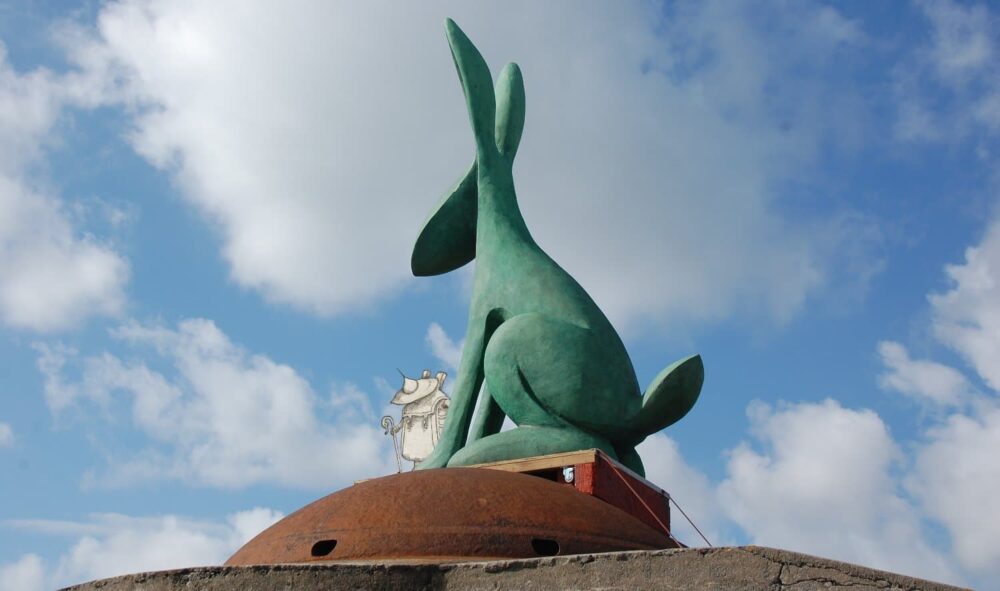 Ce lapin veillait sur le fort kijkduin en 2016...